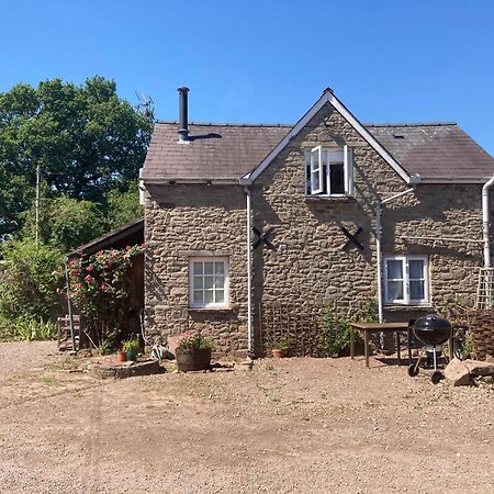 The Bothy At Oak Farm Apartment Usk Bagian luar foto